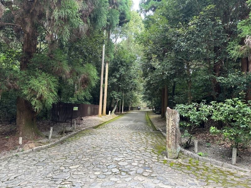 桃山御陵（京都・伏見）｜明治天皇伏見桃山陵｜桓武天皇柏原陵