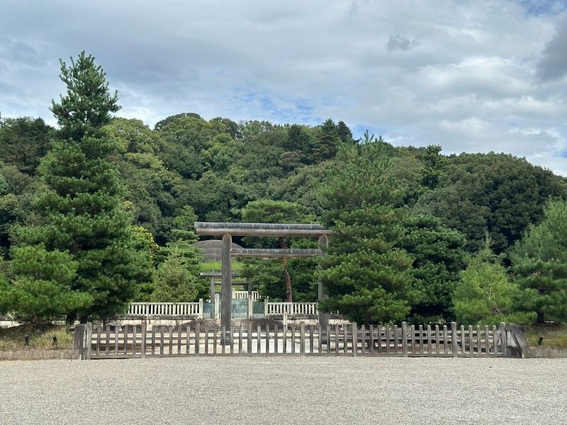 桃山御陵（京都・伏見）｜明治天皇伏見桃山陵｜昭憲皇太后伏見桃山東陵